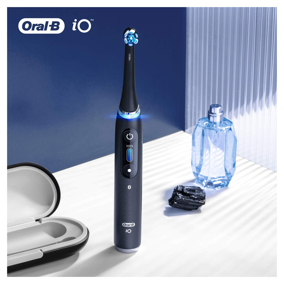 Oral-B iO Ultimate Clean Replacement Toothbrush Heads Twisted Angled Bristles 4 Pack Black