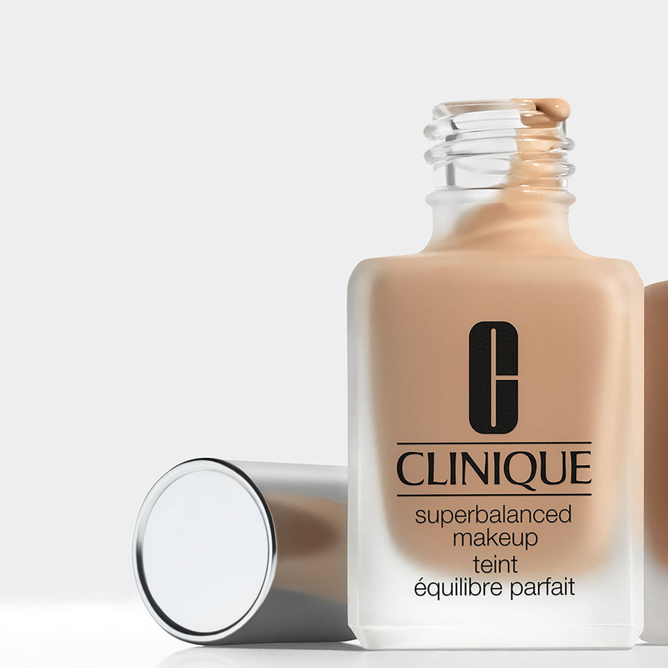 Clinique Superbalanced Oil Free Liquid Foundation for Dry to Oily Skin with Natural Looking Coverage