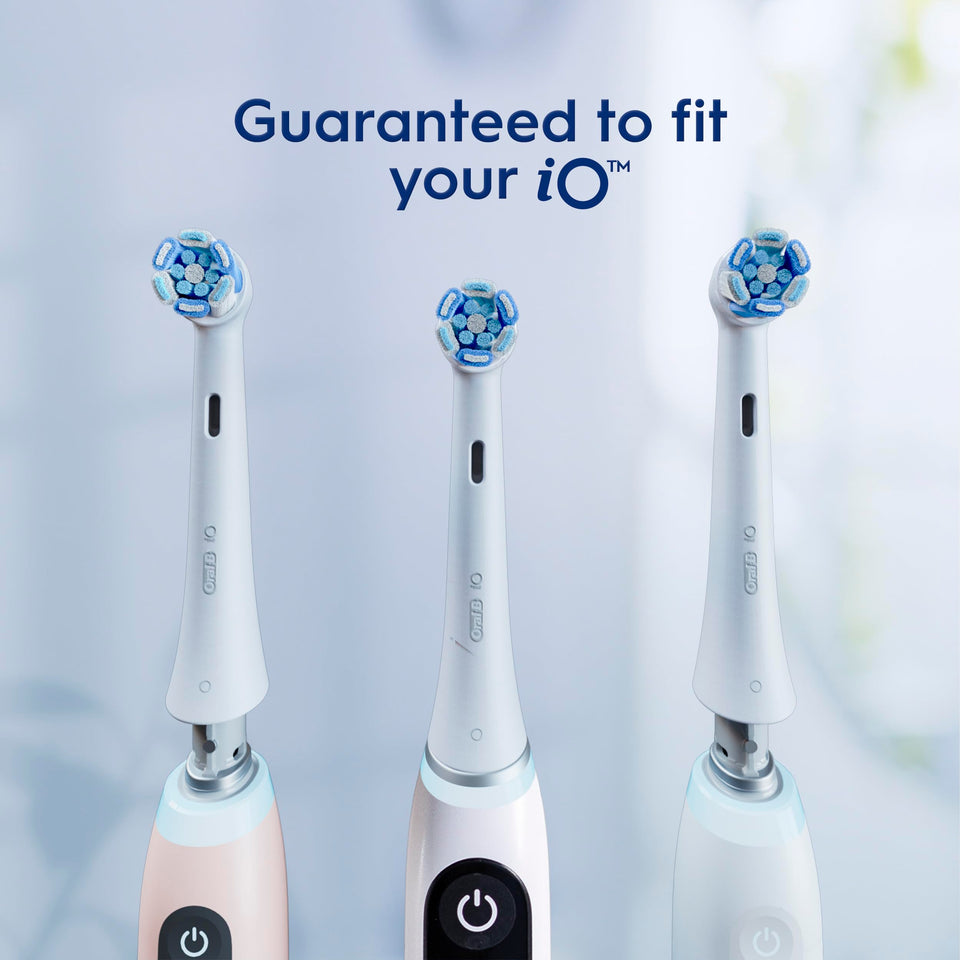 Oral-B iO Series Ultimate Clean Replacement Brush Heads 2 Count White Electric Toothbrush